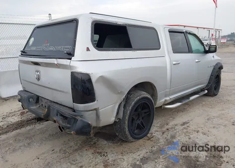 2010 Dodge Ram 1500 Slt/Sport/Trx z USA, uszkodzony, nr VIN 1D7RB1CT4AS121414
